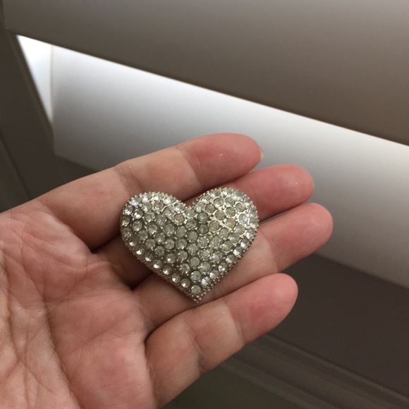 🖤Vtg AVON heart brooch
